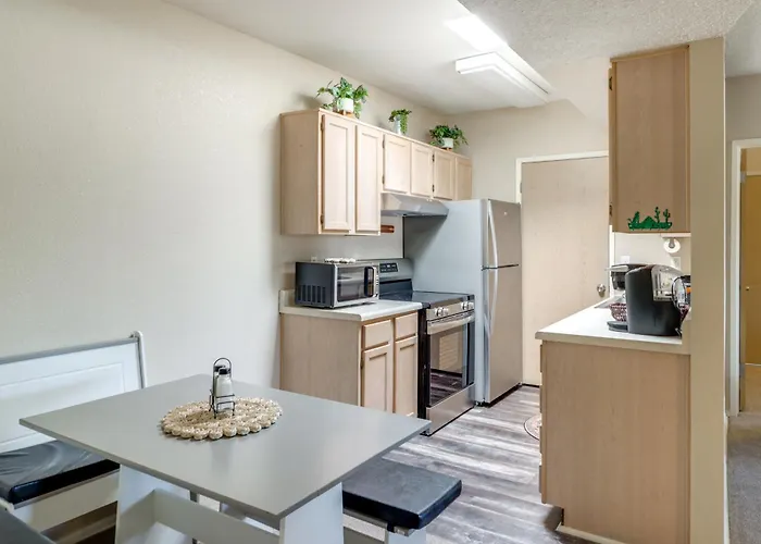Hike, Swim & Shop: W/ Balcony Tucson