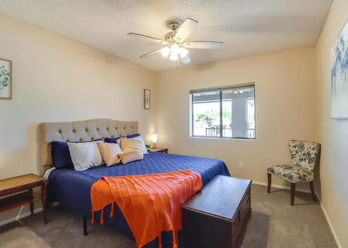Holiday home Hike, Swim & Shop: W/ Balcony Tucson